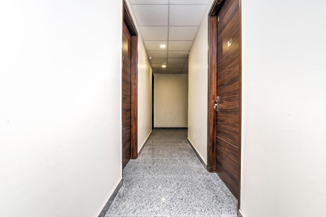 Oyo 80678 Shreenath Residency New Delhi Exterior photo